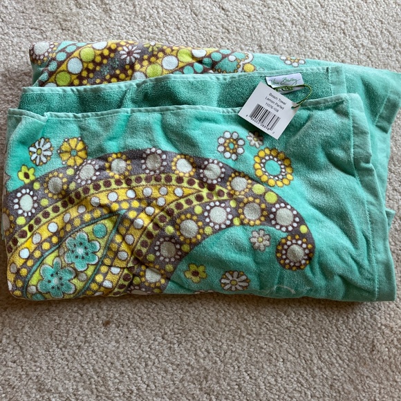 Vera Bradley lemon parfait tote, flip flops (large) and beach towel combo, NWT - Picture 7 of 13
